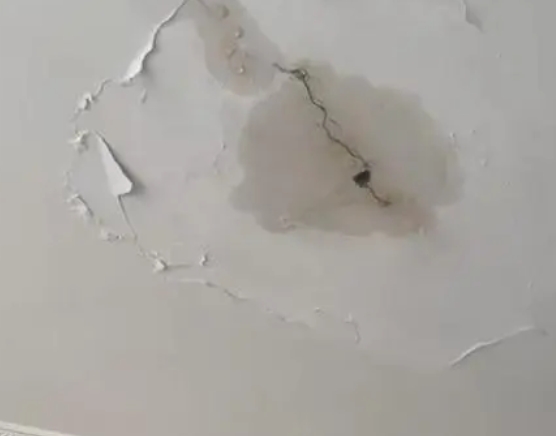 鸠江阳台漏水维修公司分享下屋面防水工程质量问题原因分析